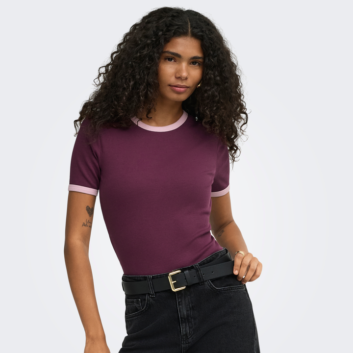 ONLY - T-SHIRT - VAL 15390610 - FIG KEEPSAKE/LILAC CONTRAST