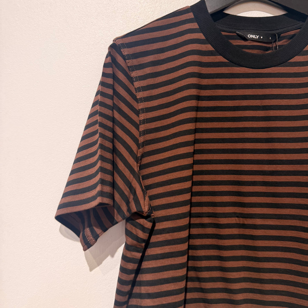 ONLY - T-SHIRT - LIVINA 15272227 - CHICORY COFFEE