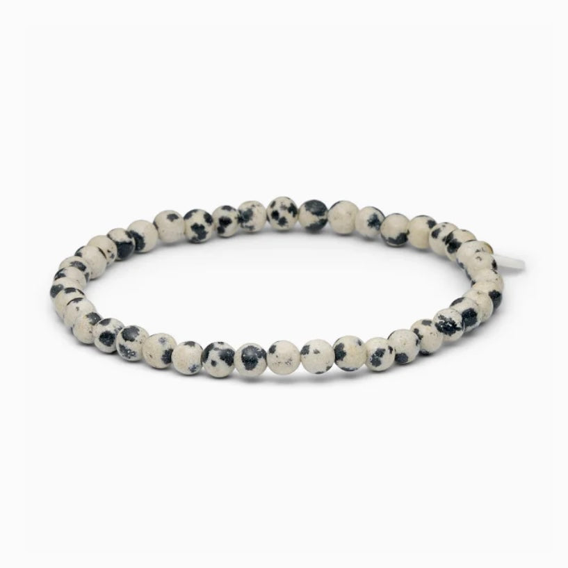 SOÏ - KRYSTAL ARMBÅND - DALMATINER JASPIS 4 MM.