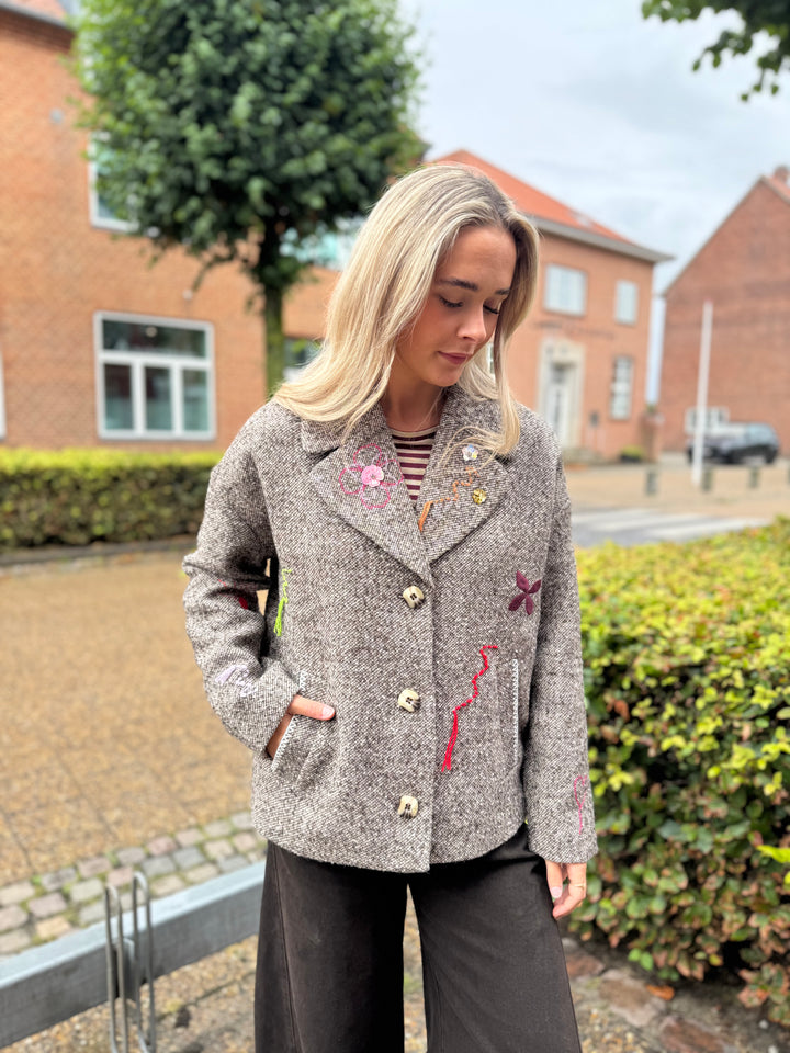 NÜMPH - FRAKKE - RAVINA EMBROIDERY 706904 - DARK EARTH