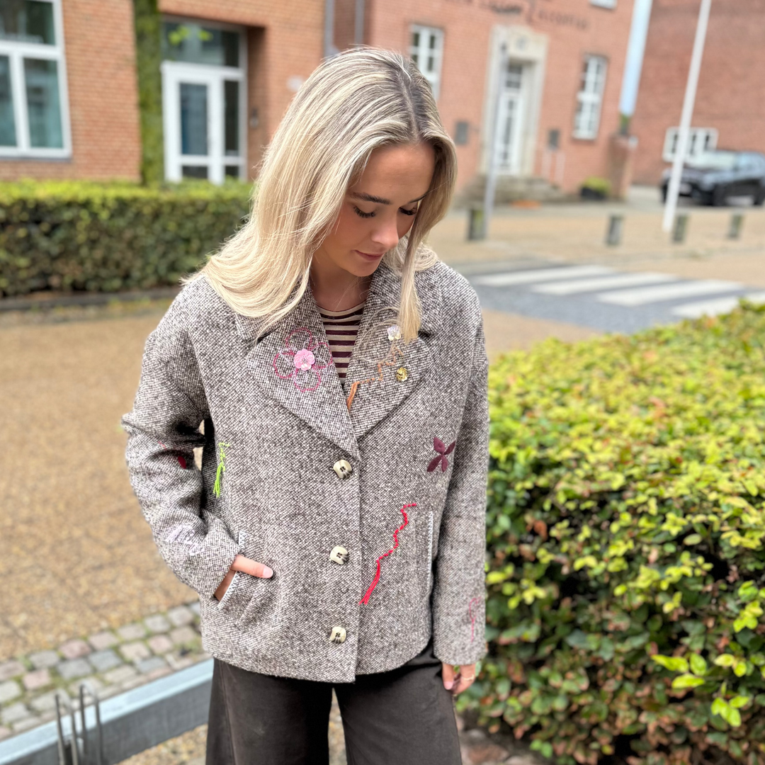 NÜMPH - FRAKKE - RAVINA EMBROIDERY 706904 - DARK EARTH