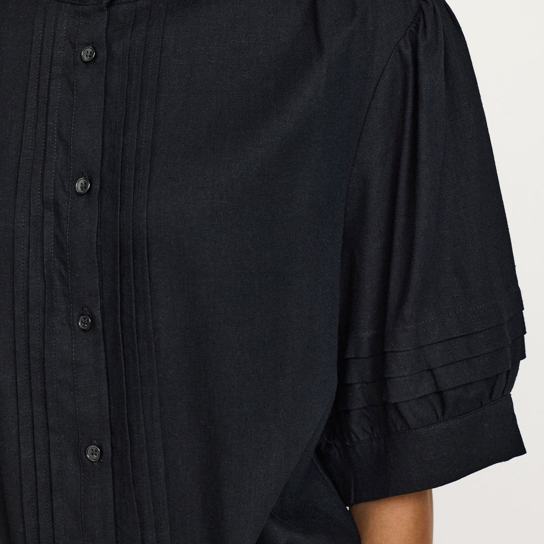 SOFT REBELS - SKJORTE - YINDI FRILL SR226-726 - SORT