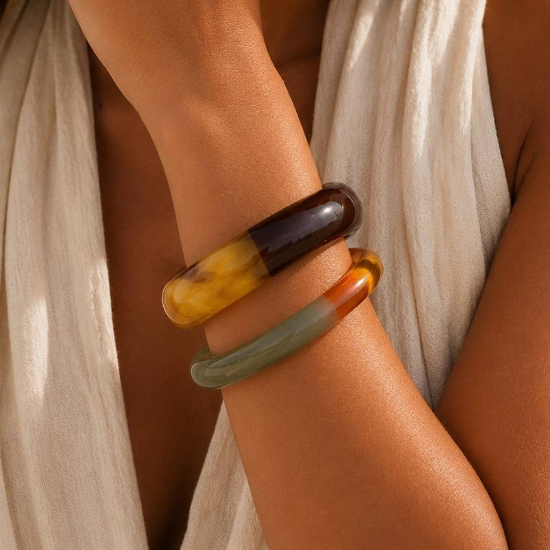 Sæt med 2 jonc-armbånd i harpiks – degradé i brun rav &amp; rav