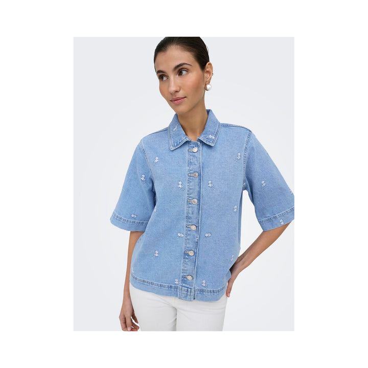 ONLY - SKJORTE - BELLA 15379245 - LIGHT BLUE DENIM/FLOWER EMB.